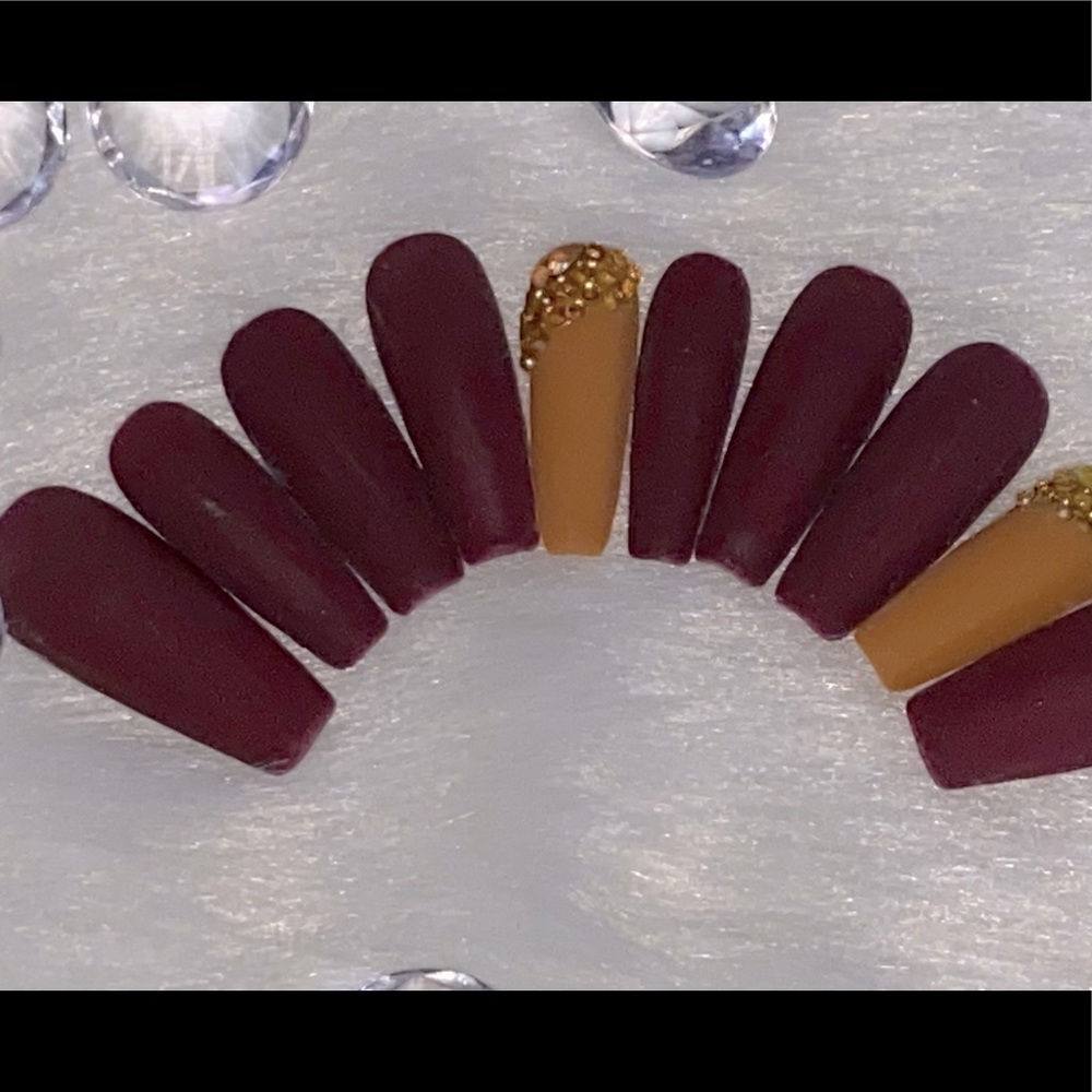 Fine Wine||Press-on Nail Set